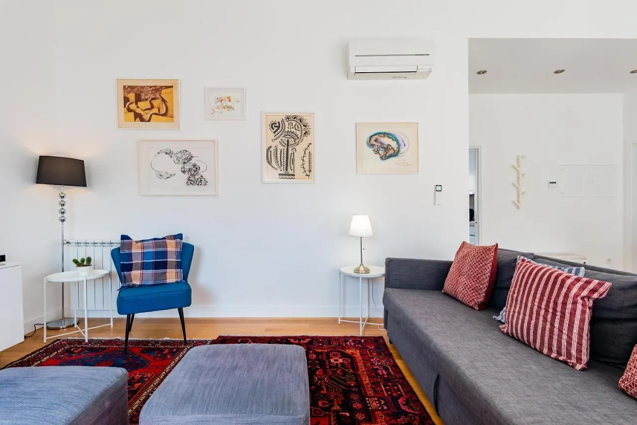 Lisbon Center Penthouse Apartment 0*,