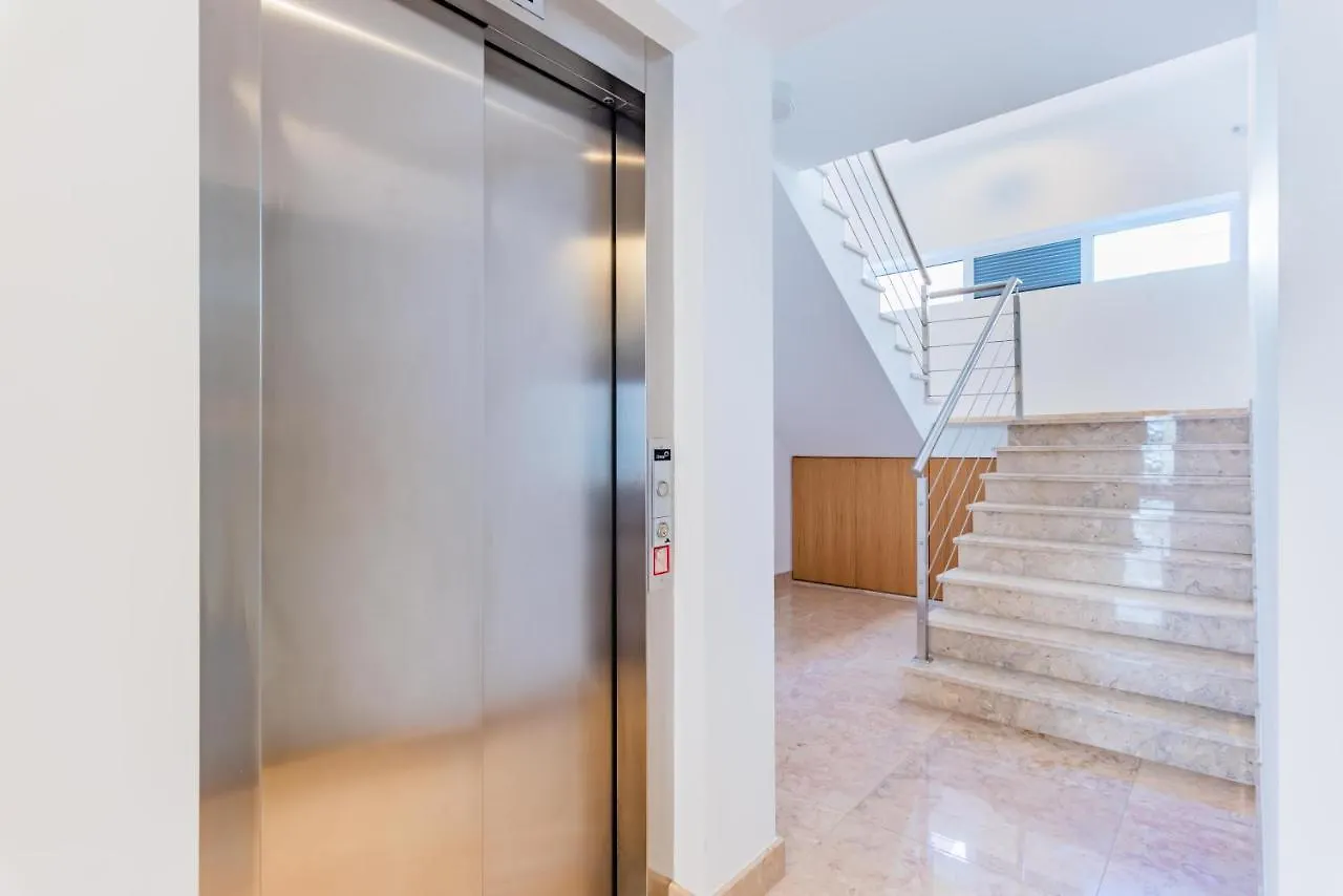 Lisbon Center Penthouse Apartment